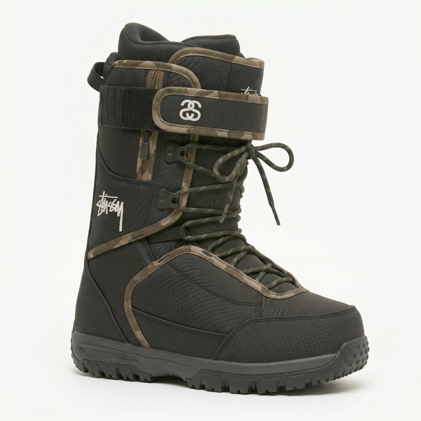 Stüssy snowboard boot with laces and strap, camo trim