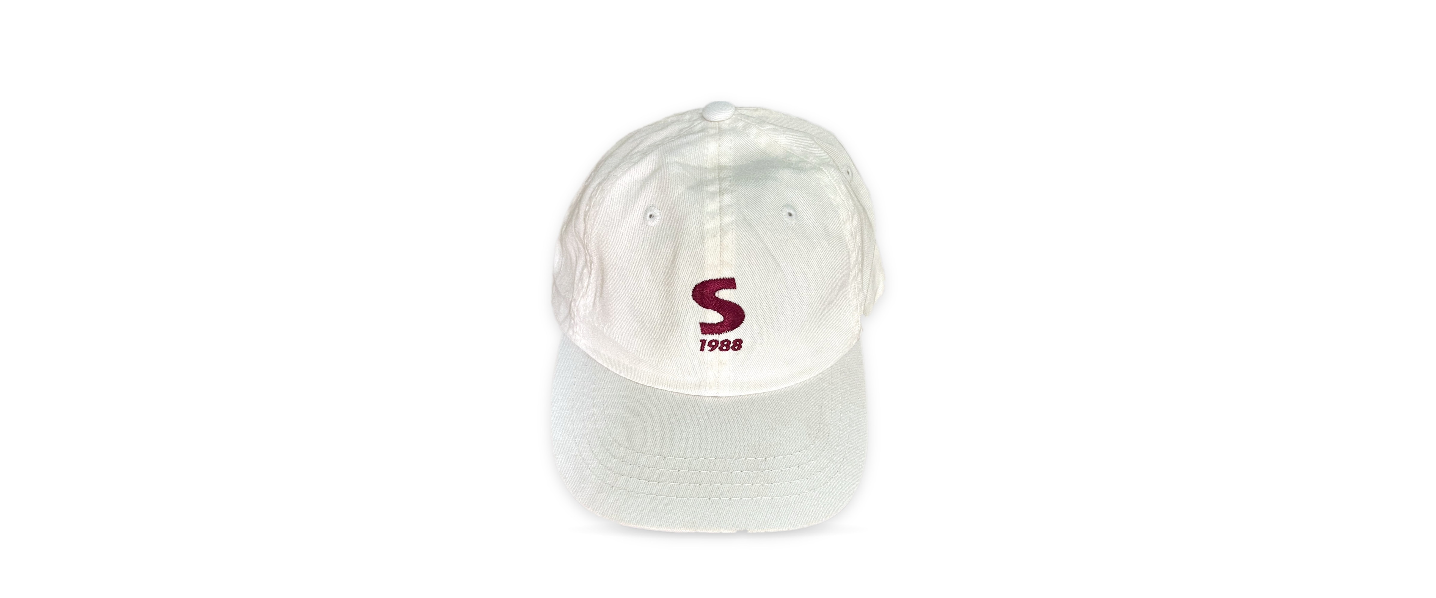 SUEDE1988 white six-panel cap with burgundy embroidered S 1988 logo